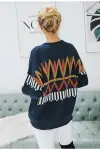 Granatowy sweter z świątecznym wzorem typu kardigan z guzikami 1