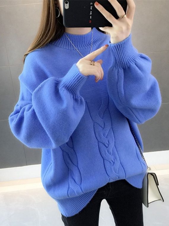 Chabrowy sweter damski z bufiastymi rękawami i półgolfem w warkocze