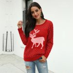 Czerwony sweter świąteczny damski z aplikacją renifera tani dzianinowy 1