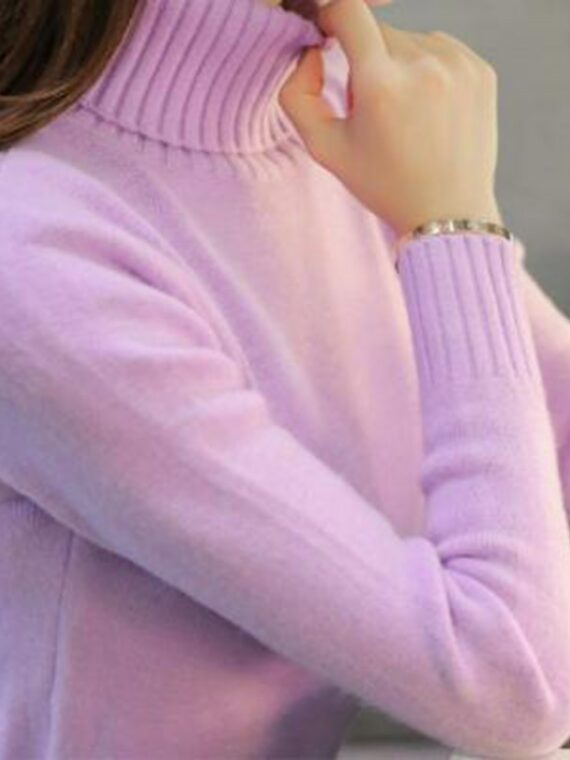 Klasyczny liliowy sweter z golfem w stylu klasycznym z ściągaczami