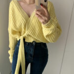 Liliowy sweter kopertowy z wiązaniem w pasie w stylu ovesize 1
