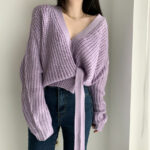 Liliowy sweter kopertowy z wiązaniem w pasie w stylu ovesize
