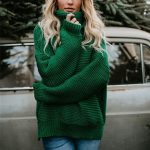 Musztardowy sweter damski luźny typu pulower z szerokim golfem 2