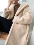 Obszerny kremowy płaszcz wełniany zimowy z wełny z alpaki 1