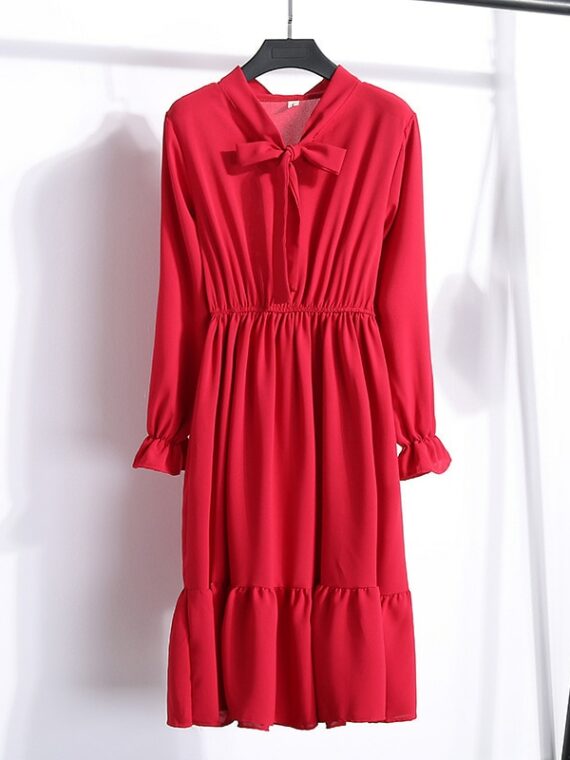Elegancka czerwona sukienka midi z wiązaniem pod szyją