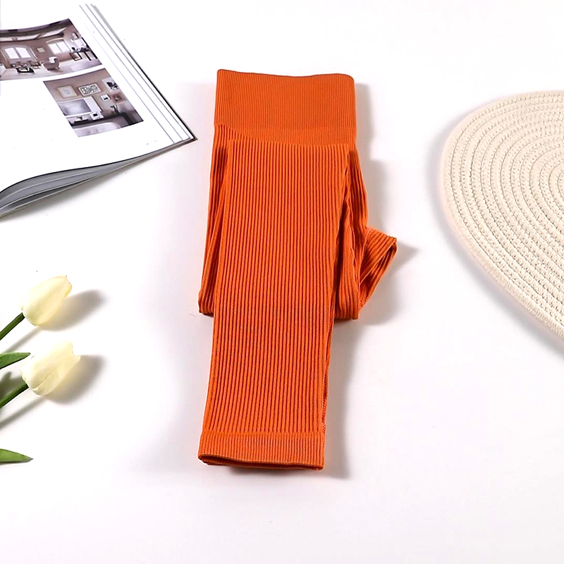 Klasyczne legginsy prążkowane w kolorze pomarańczowym