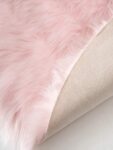 Ekskluzywny pluszowy dywan różowy w kształcie serca 1